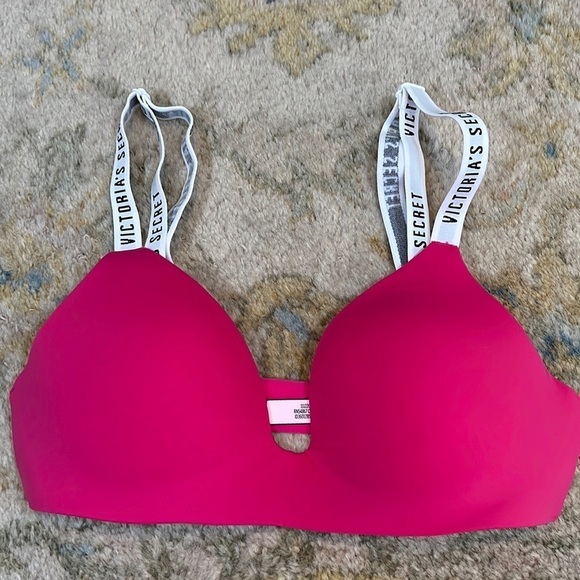 ⭐️Victoria’s Secret,34A/B, Adjustable Straps, Gorgeous Pink! Price is Firm - Picture 1 of 6